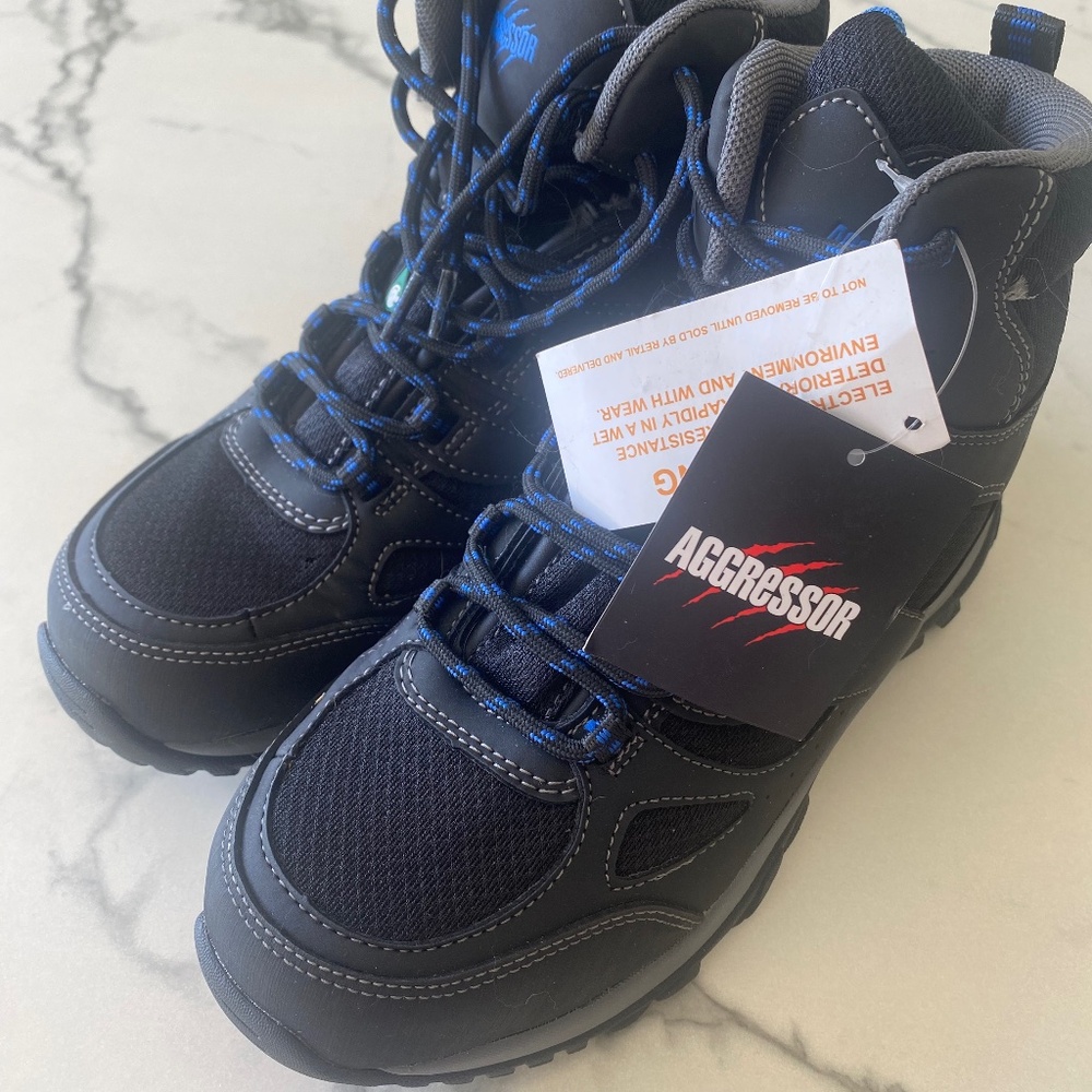 NWT Hiker style work boot Aggressor steel toe size 6
